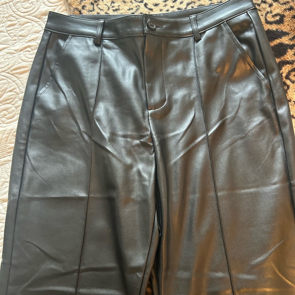 CAbi Black Faux Leather crop pant - Picture 4 of 7